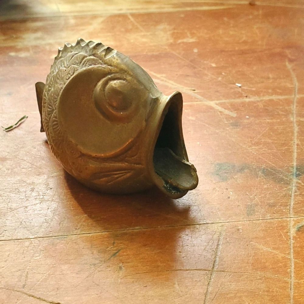 Vintage small fish ashtray